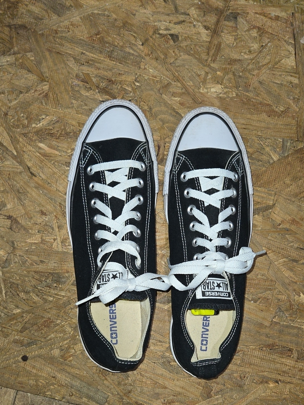 LIKE NEW Mens Converse Chuck Taylor Tennis Shoes